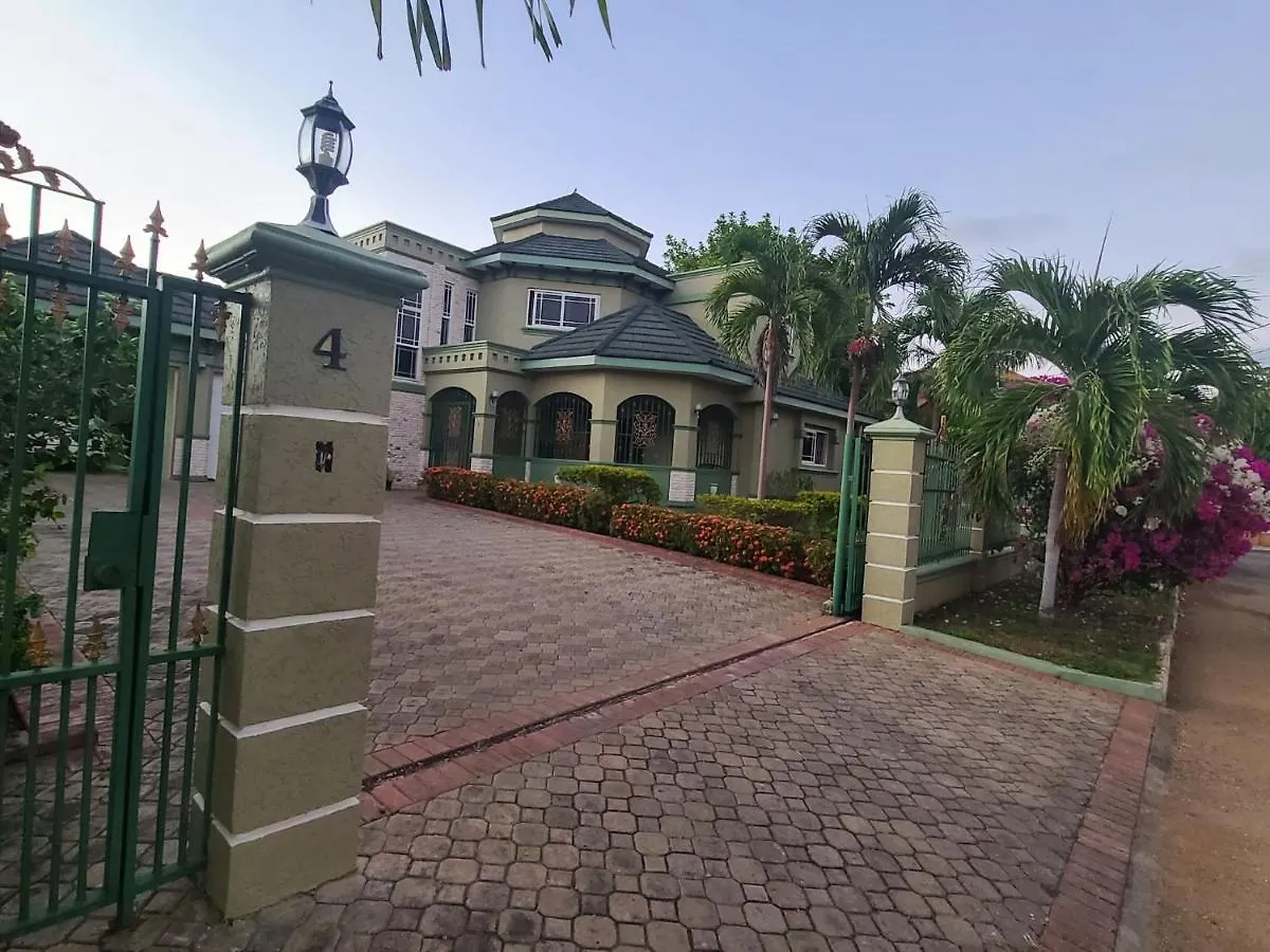 Willa Lot 4 Negril Heights